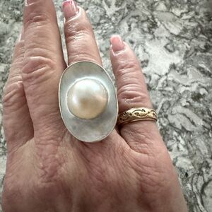 Incredible rare Mobe pearl and sterling silver ring